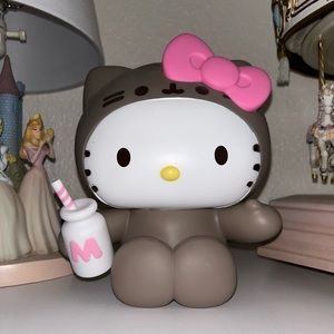Hello kitty coin bank